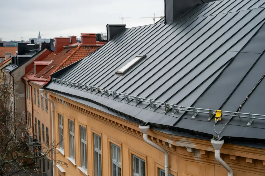 takrenovering och byte av taks kerhet p flerbostadshus i vasastan